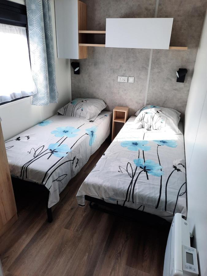 Jpp Marie Ange Proprietaire Hotel Saint-Julien-en-Born Buitenkant foto