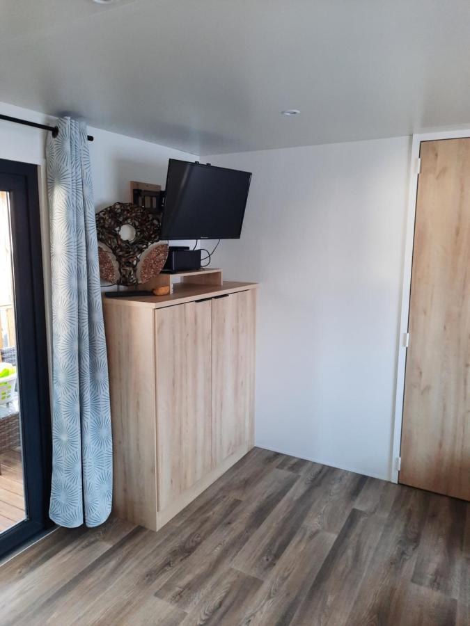Jpp Marie Ange Proprietaire Hotel Saint-Julien-en-Born Buitenkant foto